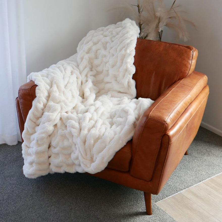 Top Drawer Faux Rabbit Fur Textured Throw 150x200cm Icelandic