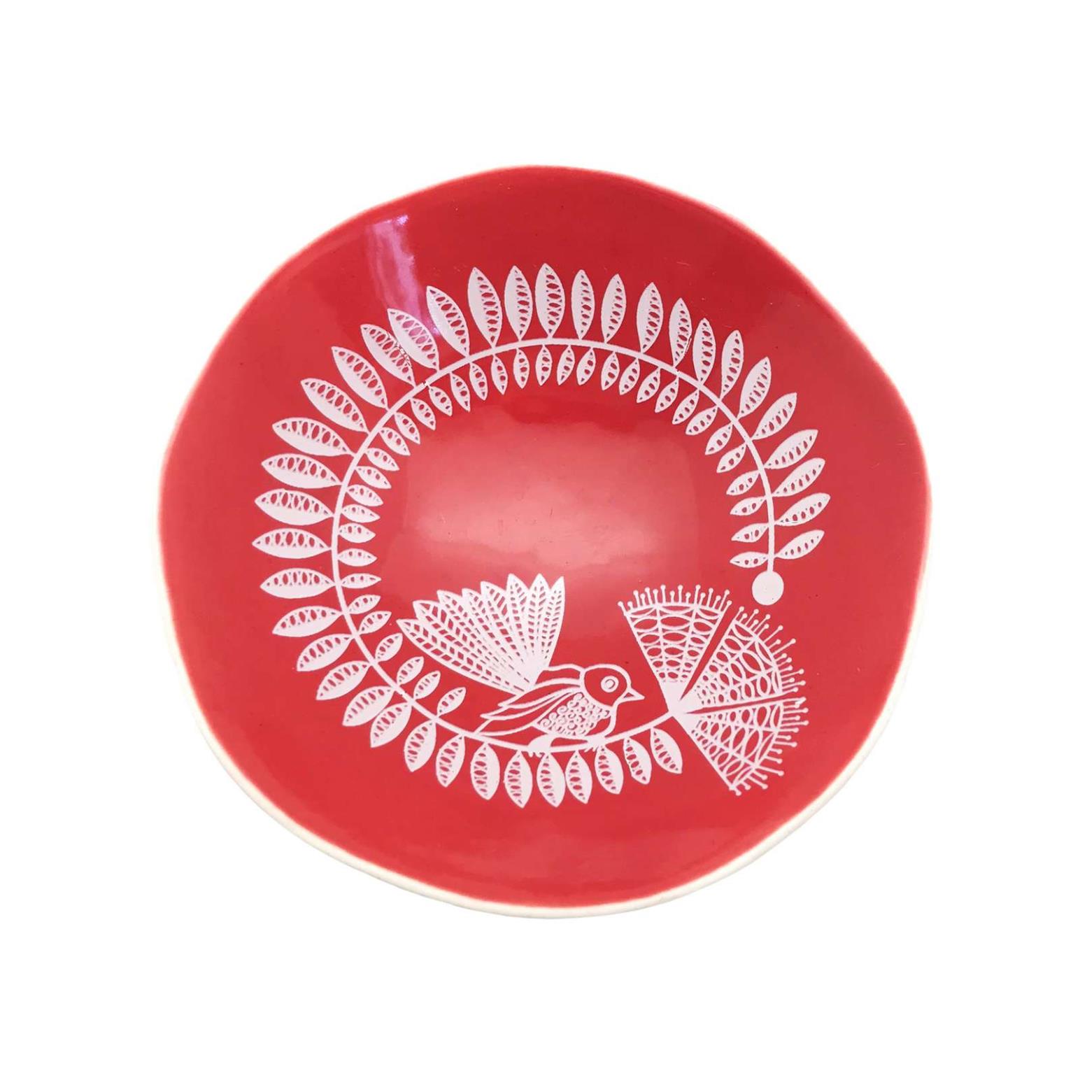 Jo Luping Dd White Fantail & Pohutukawa On Red 7cm Bowl